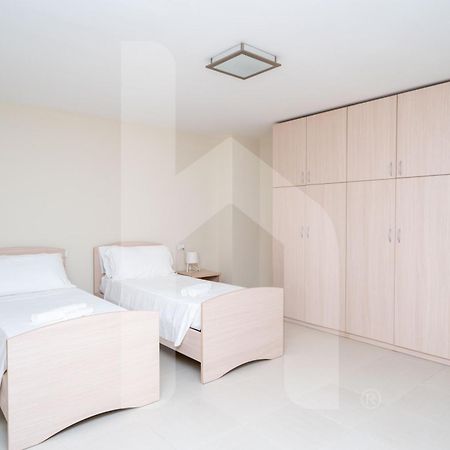 Homiday - Cerrano Park Resort Пинето Экстерьер фото