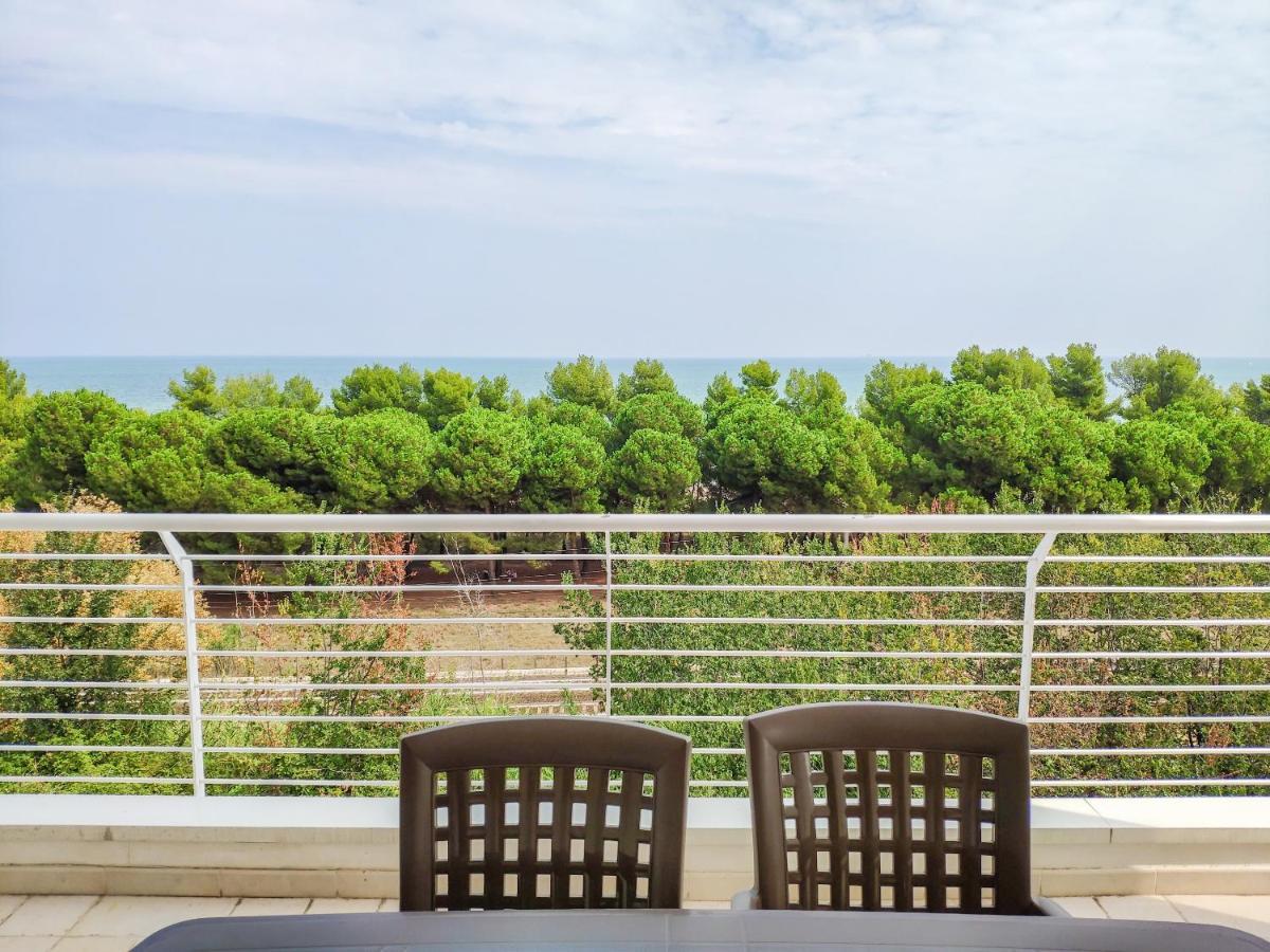 Homiday - Cerrano Park Resort Пинето Экстерьер фото